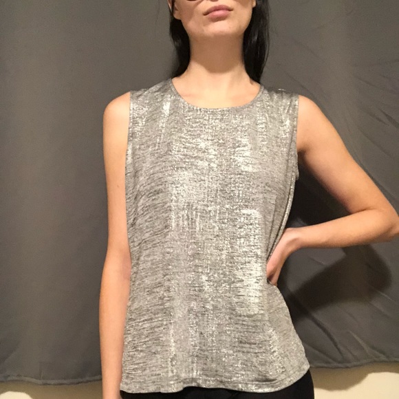 Slinky Silver Top - Picture 5 of 5